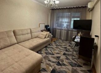 Продается 3-комнатная квартира, 65 м2, Астраханская область, улица Космонавтов, 6