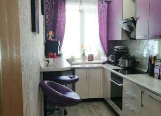 Продаю четырехкомнатную квартиру, 70.4 м2, Тайга, Строительная улица, 45