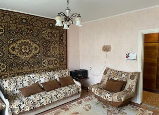 Продаю 2-комнатную квартиру, 52.5 м2, поселок городского типа Маслова Пристань, улица 72-й Гвардейской Дивизии, 82