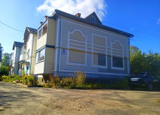 Продаю 2-ком. квартиру, 40 м2, Углич, 1-я Боровая улица, 6