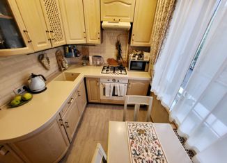 Продам 2-ком. квартиру, 46 м2, Москва, улица Гришина, 5, улица Гришина