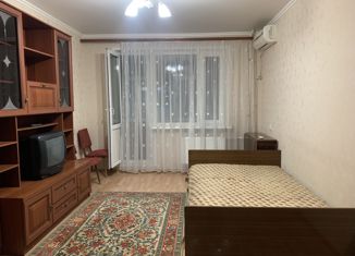 Сдам 1-комнатную квартиру, 33 м2, Казань, улица Фатыха Амирхана, 67