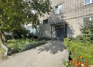 Продаю четырехкомнатную квартиру, 77.6 м2, Новоалтайск, Строительная улица, 16