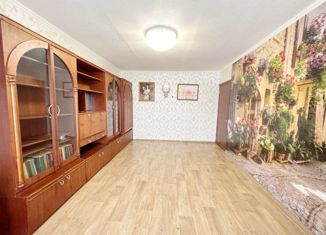 Продаю 2-комнатную квартиру, 55 м2, Йошкар-Ола, улица Петрова, 17А, микрорайон Центральный