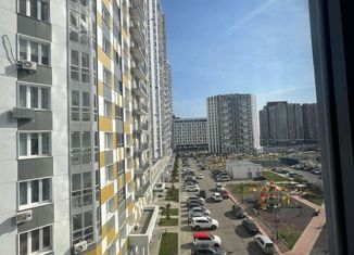 Продам 1-комнатную квартиру, 38.2 м2, Красноярск, Октябрьская улица, 10Б, ЖК Новая Панорама