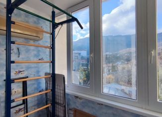 Продам трехкомнатную квартиру, 78 м2, посёлок городского типа Гурзуф, улица Строителей, 11Ак2