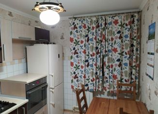 Сдаю в аренду 2-ком. квартиру, 55 м2, Елабуга, улица Тази Гиззата, 16/73