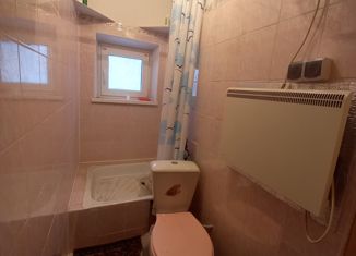 Трехкомнатная квартира на продажу, 54 м2, поселок Калиновка, улица Черняховского, 24