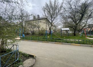 3-ком. квартира на продажу, 60.6 м2, Нефтекумск, 2-й микрорайон, 12