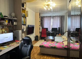Продаю 4-комнатную квартиру, 93.2 м2, Кемеровская область, проспект Шахтёров, 115