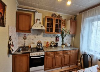 Продам 2-комнатную квартиру, 55 м2, Фокино, улица Карла Маркса, 50