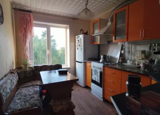 Продаю трехкомнатную квартиру, 61 м2, Сосенский, улица Машиностроителей, 3