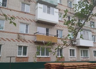 Продаю 2-комнатную квартиру, 43 м2, поселок городского типа Степное Озеро, Пролетарская улица, 9
