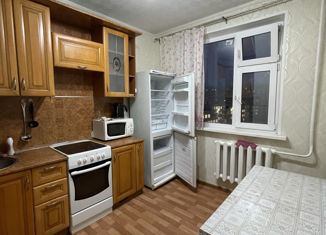 Трехкомнатная квартира на продажу, 97 м2, село Красноселькуп, улица 70 лет Октября, 1