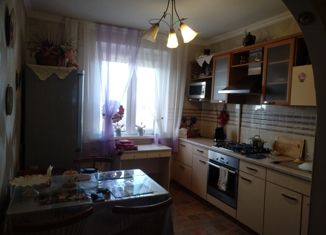 Продаю трехкомнатную квартиру, 60.4 м2, Адыгейск, улица Мира, 4