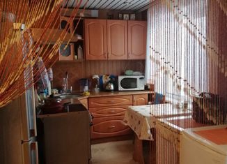 Продаю 2-комнатную квартиру, 48 м2, Радужный, 3-й микрорайон, 9