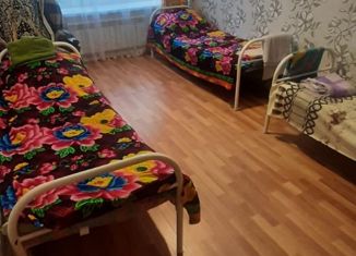 Трехкомнатная квартира в аренду, 52 м2, поселок городского типа Сонково, Базарная улица, 22