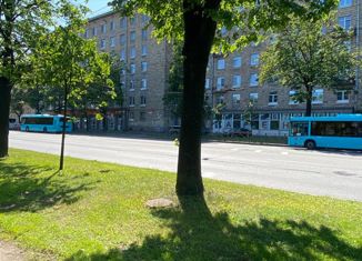 Двухкомнатная квартира на продажу, 56.5 м2, Санкт-Петербург, проспект Стачек, 59, метро Кировский завод