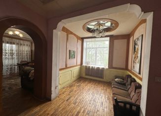 Продаю четырехкомнатную квартиру, 91 м2, Уссурийск, улица Пушкина, 17