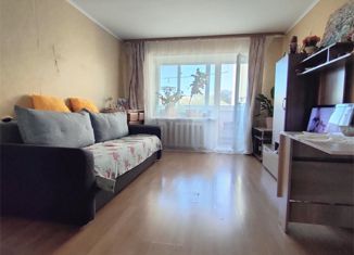Продаю 3-комнатную квартиру, 54 м2, Большой Камень, улица Блюхера, 2