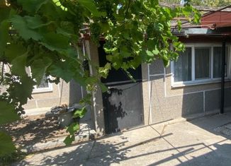 Продается 4-комнатная квартира, 70.9 м2, Бахчисарай, улица 8 Марта, 18