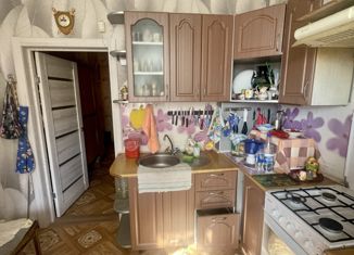 Продается 2-комнатная квартира, 60 м2, Златоуст, улица Тургенева, 6