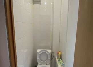 Продаю трехкомнатную квартиру, 70 м2, Астрахань, улица Валерии Барсовой, 15к4, Кировский район