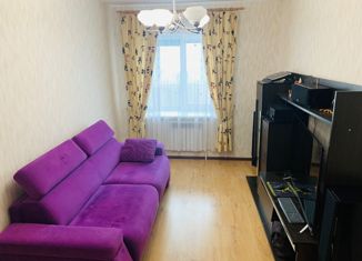 Продается 2-комнатная квартира, 55.7 м2, поселок городского типа Балакирево, Юго-Западный квартал, 12
