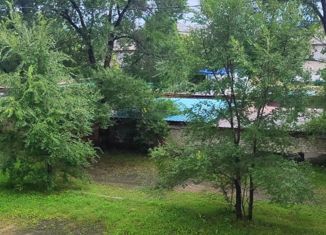 Продаю 2-комнатную квартиру, 50 м2, село Покровка, улица 50 лет Приморья, 15