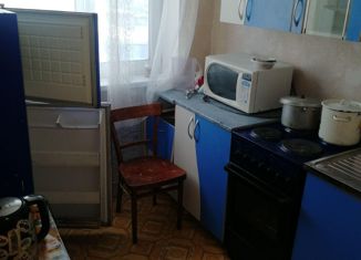 Сдается в аренду трехкомнатная квартира, 62 м2, Мыски, Первомайская улица, 26