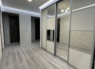 Продается 2-комнатная квартира, 68 м2, Краснодар, улица имени 40-летия Победы, 33/5, микрорайон ЗИП