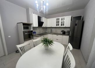 Продается 2-комнатная квартира, 71 м2, Краснодарский край, улица имени Героя Николая Шевелёва, 3