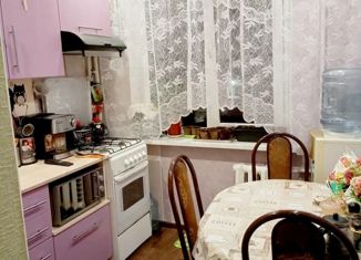 Продажа 4-ком. квартиры, 63 м2, Азов, Севастопольская улица, 27А