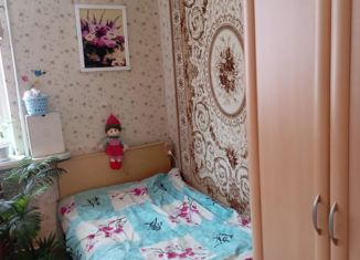 Продам 2-ком. квартиру, 42 м2, поселок Красава, улица Связи, 1