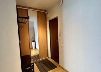 Продам однокомнатную квартиру, 38 м2, Москва, улица Намёткина, 1, метро Новые Черёмушки