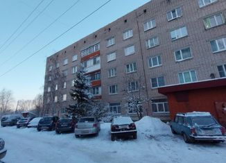 Сдам в аренду комнату, 80 м2, Великий Новгород, Лужская улица, 19