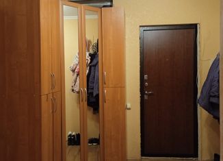 2-комнатная квартира на продажу, 52.7 м2, посёлок городского типа Медведево, Советская улица, 9