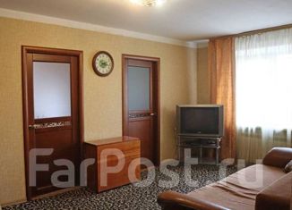 Продаю четырехкомнатную квартиру, 61 м2, Уссурийск, улица Теремецкого, 8