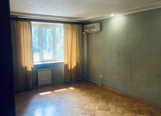 Продам однокомнатную квартиру, 33 м2, Новочеркасск, Баклановский проспект, 140