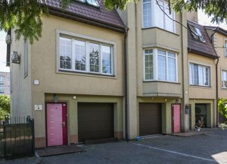 Продам четырехкомнатную квартиру, 131.7 м2, Зеленоградск, улица Ленина, 15А