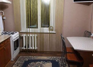 Продается четырехкомнатная квартира, 81.4 м2, посёлок городского типа Москаленки, улица Ленина, 22