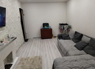 Продается 2-ком. квартира, 52.1 м2, посёлок городского типа Медведево, улица Чехова, 15