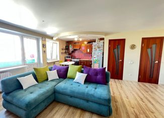 Продажа 3-ком. квартиры, 80 м2, Ставрополь, улица Пушкина, 63, микрорайон №8