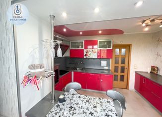 Продам 3-комнатную квартиру, 68.2 м2, Находка, улица Пирогова, 66