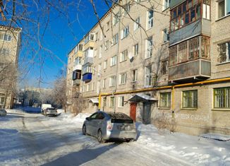 Продажа трехкомнатной квартиры, 58 м2, Курган, улица Кирова, 55