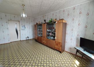 Трехкомнатная квартира на продажу, 62.2 м2, поселок городского типа Актюбинский, улица Комарова, 22