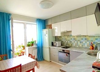 Продажа 2-ком. квартиры, 53 м2, Екатеринбург, ЖК Кольцовский Дворик, улица Спутников, 16