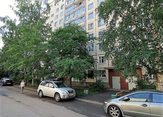 Продажа трехкомнатной квартиры, 58 м2, Санкт-Петербург, улица Коммуны, 32к3, муниципальный округ Ржевка