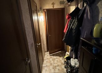 Продаю трехкомнатную квартиру, 60 м2, Омск, улица Ватутина, 2, Кировский округ