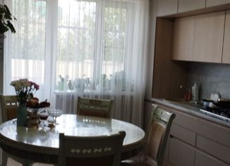 Продаю 3-ком. квартиру, 135 м2, посёлок городского типа Семендер, улица Барият Мурадовой, 51